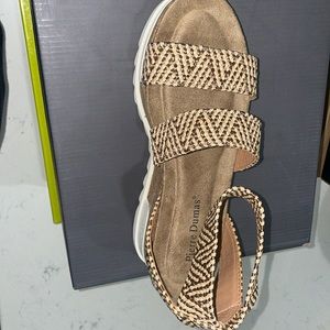 Tan/Brown Pierre Dumas